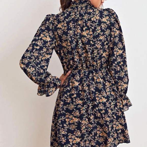 SHEIN mock neck dress - Picture 2 of 5